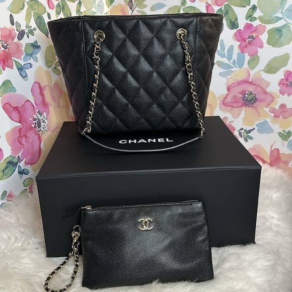 💯Authentic Chanel Quilted Shopping Bag PM Size- Good As New 🍀 - Picture 10 of 17